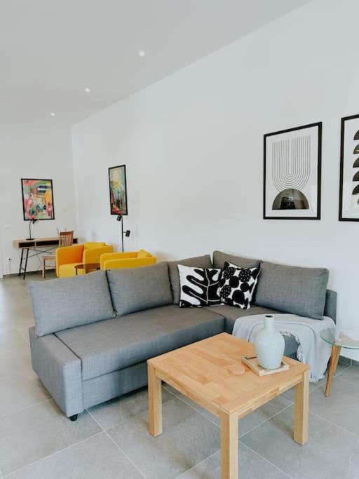 Apartment 100 Qm Im Weindorf - Balkon/Garage Aspisheim المظهر الخارجي الصورة