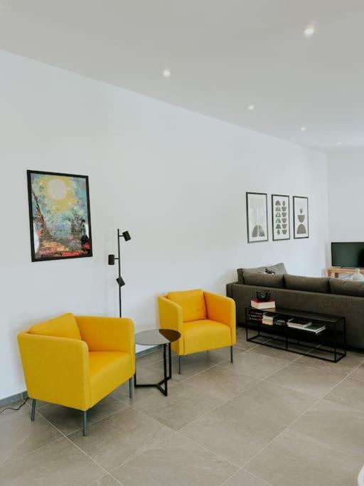 Apartment 100 Qm Im Weindorf - Balkon/Garage Aspisheim المظهر الخارجي الصورة